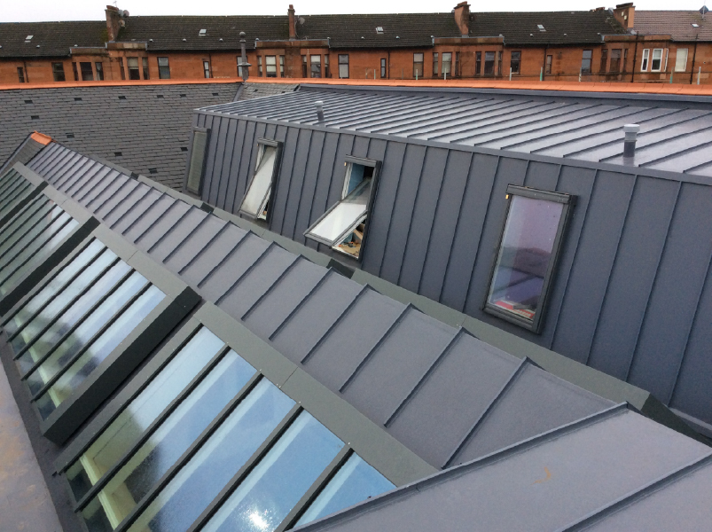 Photo of the IKO Armourplan P single ply membrane roofing system with standing seam effect waterproofing at Holmlea Primary School in Glasgow