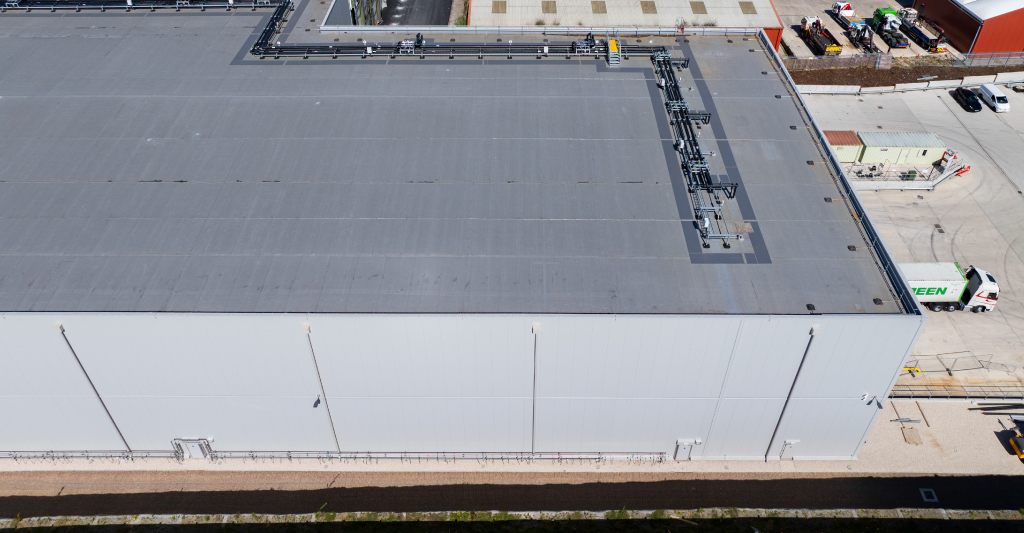 Photo of an IKO single ply industrial roofing system on a temperature-controlled warehousing project